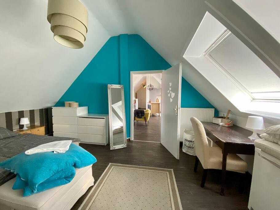 Light Flow Stylish Attic House. M. Balcony Раштатт Экстерьер фото